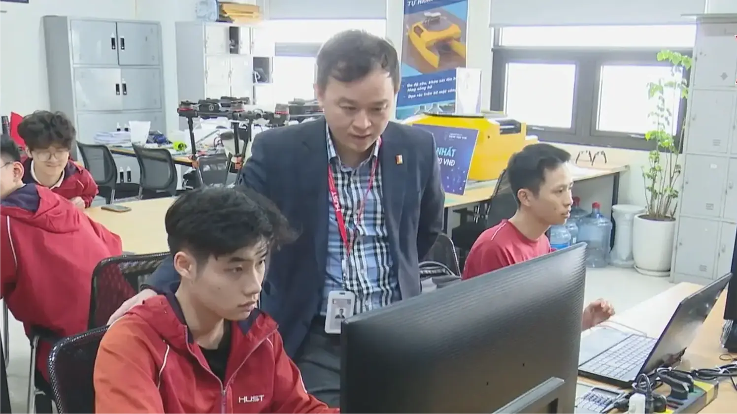 Đại học trả lương giáo viên hàng trăm triệu để hút nhân tài